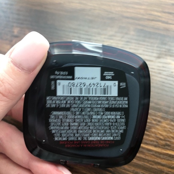 L'OREAL Infallible 24H Foundation In A Powder 140 - Picture 5 of 6